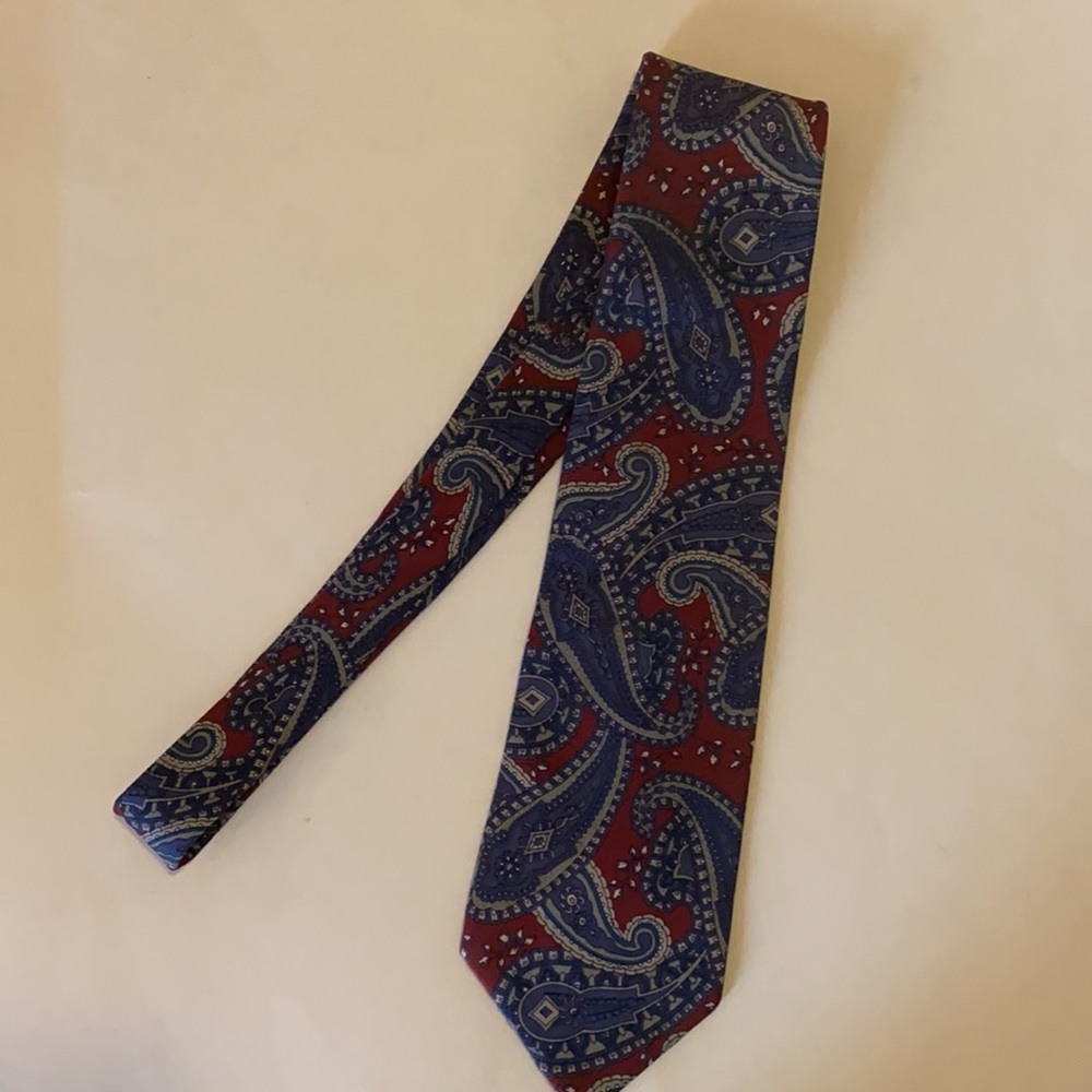 BERT PULITZER Red Paisley Mens 100% Silk Neck Tie $45 EUC